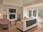 Contemporary cozy living space w/ gas fireplace
